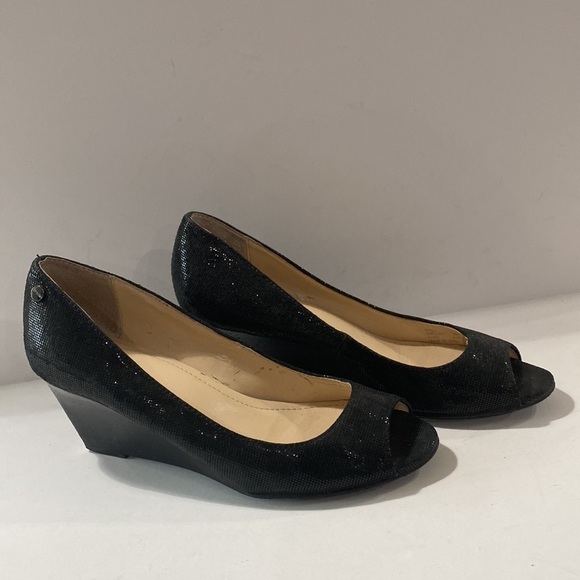 Calvin Klein Women's Black Shiny Peep Toe Slip On Wedge Pumps Size 6 - Picture 3 of 8
